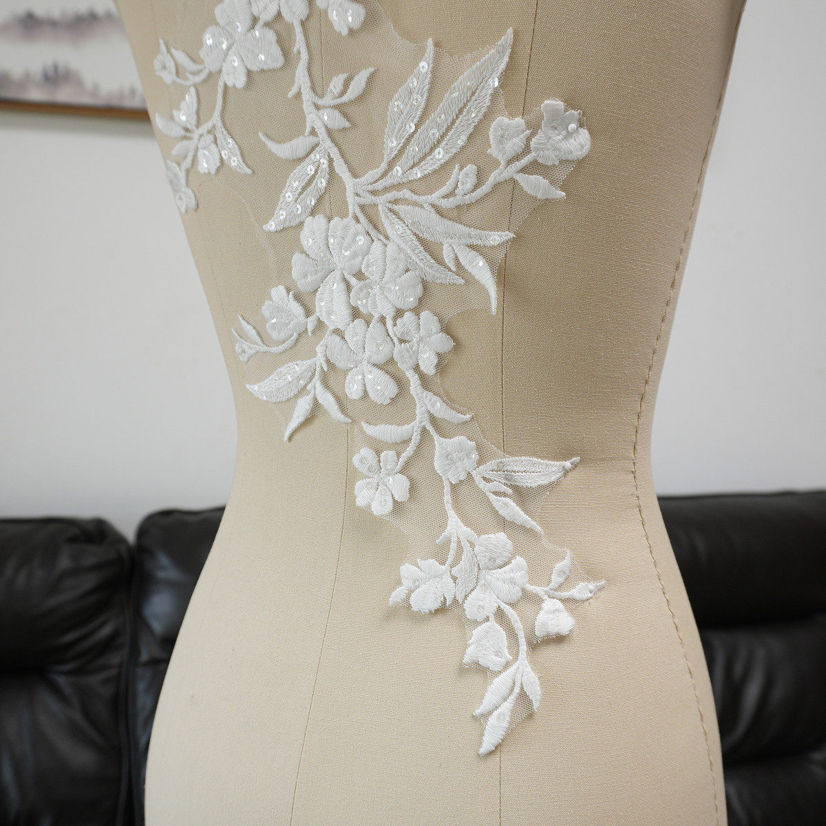 White Floral Leaf Sequins Appl - đánh giá và giá Craft Embellishments